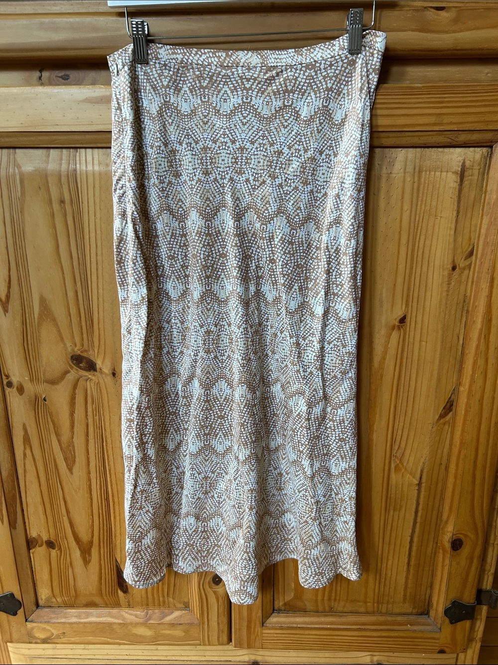 J. McLaughlin Tan White Geometric Print Rayon Midi Skirt Boho Flowy A-Line - Picture 4 of 7